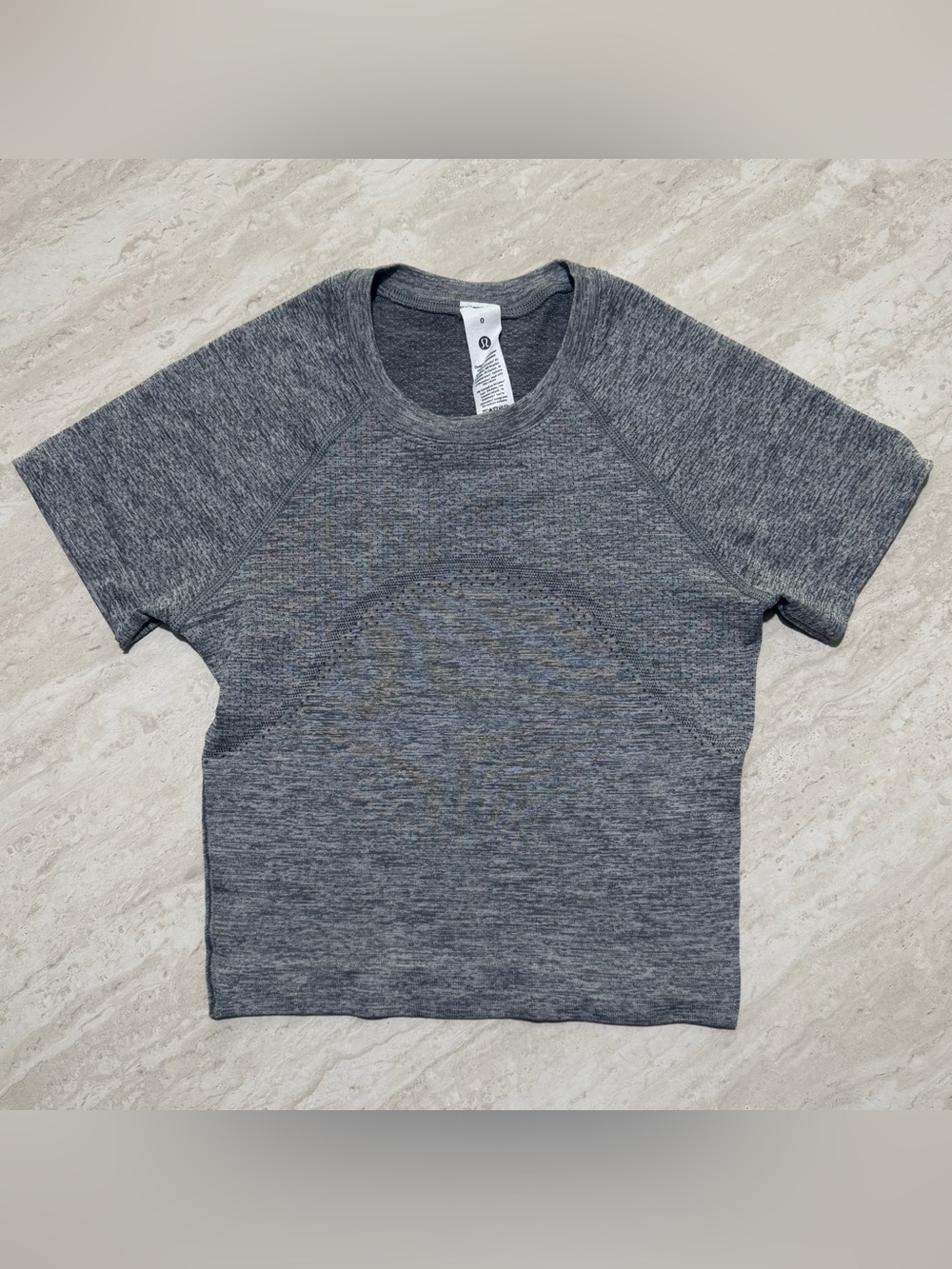 Lululemon Swiftly Tech
Cropped Short-Sleeve Shirt 2.0 *0
